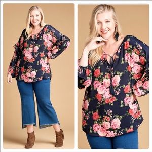 PLUS 🌸 Navy floral top/blouse 🌸 NEW WITH TAGS